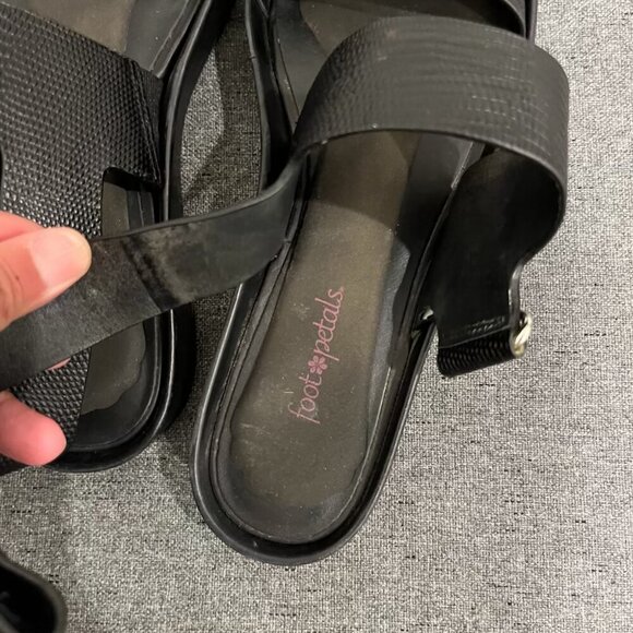 Vince Women's Black Marett Lizard-embossed Leather Slingback Sandals - Picture 2 of 5